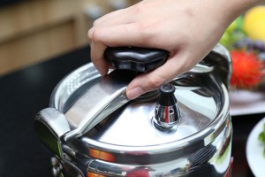 CÁCH CHỌN NỒI ÁP SUẤT CƠ tốt cho gian bếp của bạn: Nồi áp suất Vũng Tàu, HCM